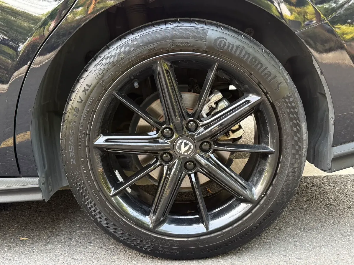 2023 ChangAn UNI-V 1.5T 188HP L4 7DCT,autocango,china used car exporter,china ev exporter,chinese used car exporter,chinese used ev exporter