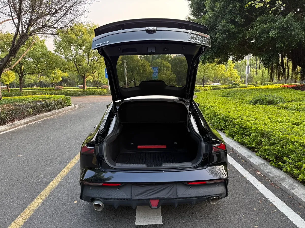 2023 ChangAn UNI-V 1.5T 188HP L4 7DCT,autocango,china used car exporter,china ev exporter,chinese used car exporter,chinese used ev exporter
