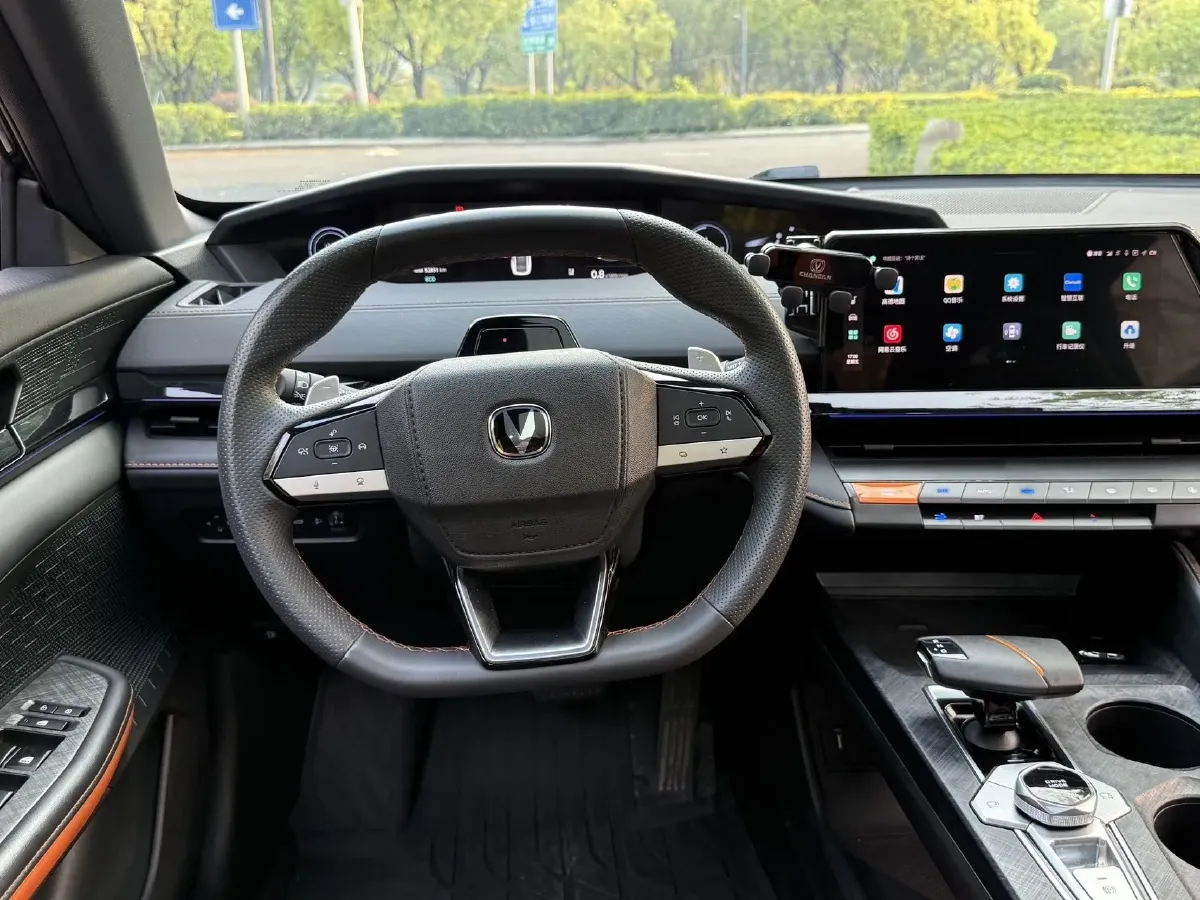 2023 ChangAn UNI-V 1.5T 188HP L4 7DCT,autocango,china used car exporter,china ev exporter,chinese used car exporter,chinese used ev exporter