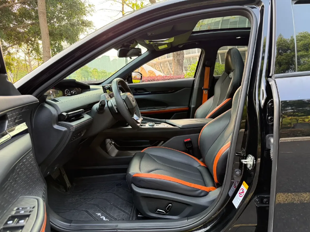 2023 ChangAn UNI-V 1.5T 188HP L4 7DCT,autocango,china used car exporter,china ev exporter,chinese used car exporter,chinese used ev exporter