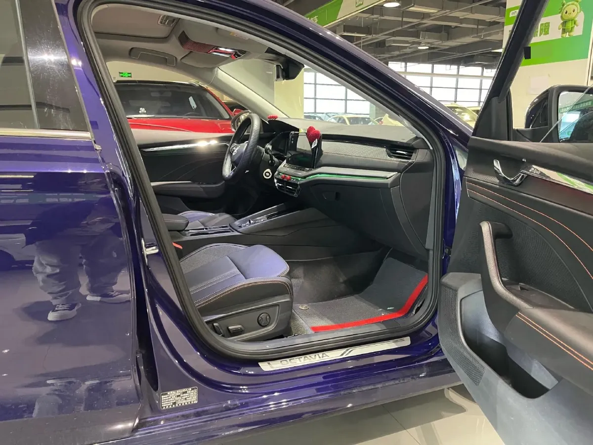 2021 Skoda Octavia 1.4T 150HP L4 7DCT,autocango,china used car exporter,china ev exporter,chinese used car exporter,chinese used ev exporter