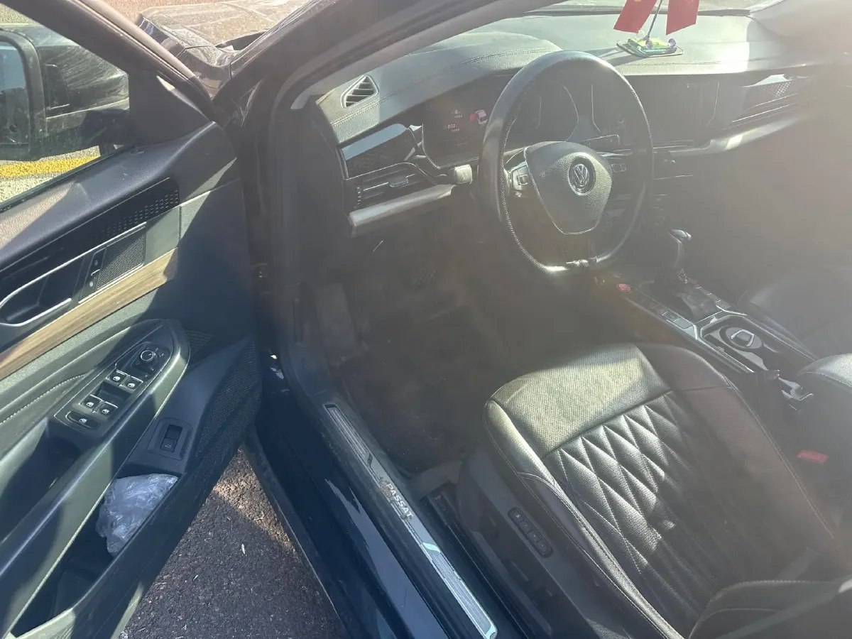 2019 Volkswagen Passat 2.0T 186HP L4 7DCT,autocango,china used car exporter,china ev exporter,chinese used car exporter,chinese used ev exporter