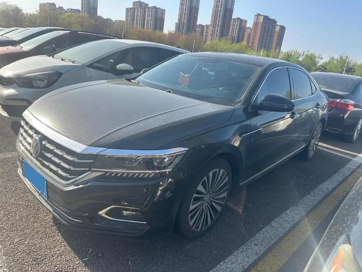 2019 Volkswagen Passat 2.0T 186HP L4 7DCT,autocango,china used car exporter,china ev exporter,chinese used car exporter,chinese used ev exporter