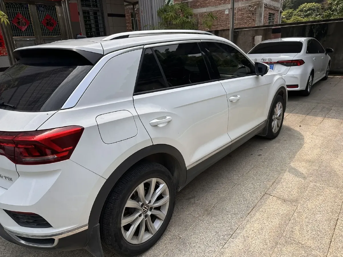 2022 Volkswagen T-Roc 1.4T 150HP L4 7DCT,autocango,china used car exporter,china ev exporter,chinese used car exporter,chinese used ev exporter