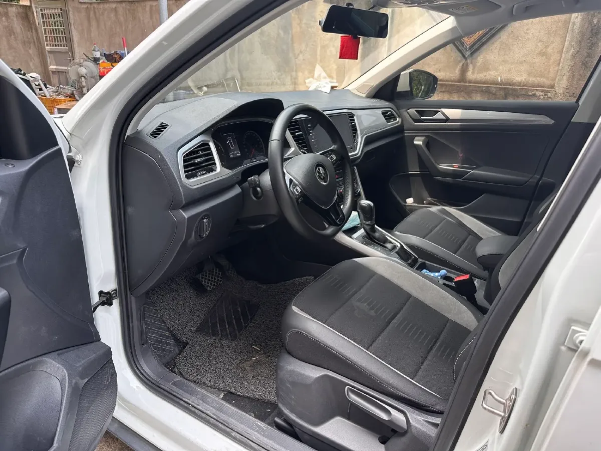 2022 Volkswagen T-Roc 1.4T 150HP L4 7DCT,autocango,china used car exporter,china ev exporter,chinese used car exporter,chinese used ev exporter