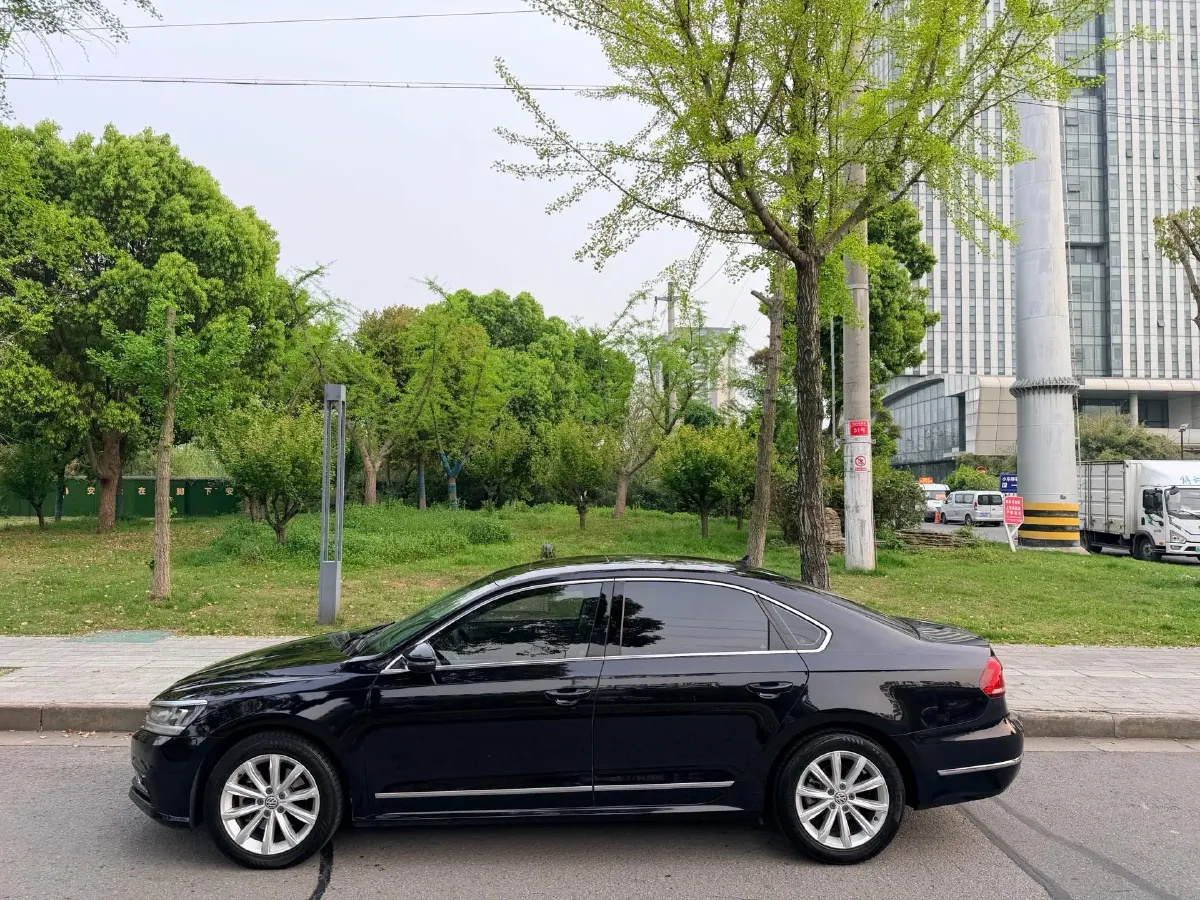 2017 Volkswagen Passat 1.8T 180HP L4 7DCT,autocango,china used car exporter,china ev exporter,chinese used car exporter,chinese used ev exporter