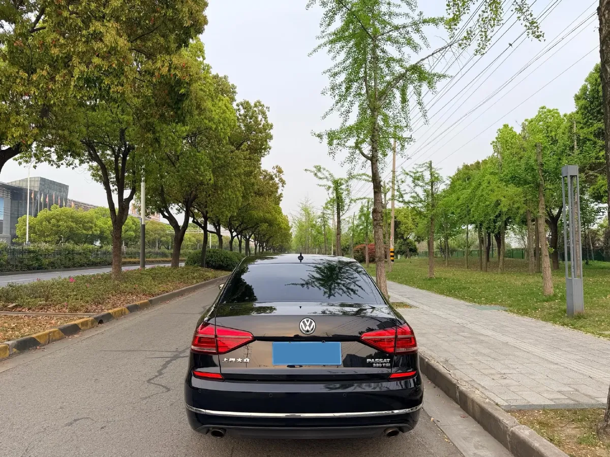 2017 Volkswagen Passat 1.8T 180HP L4 7DCT,autocango,china used car exporter,china ev exporter,chinese used car exporter,chinese used ev exporter