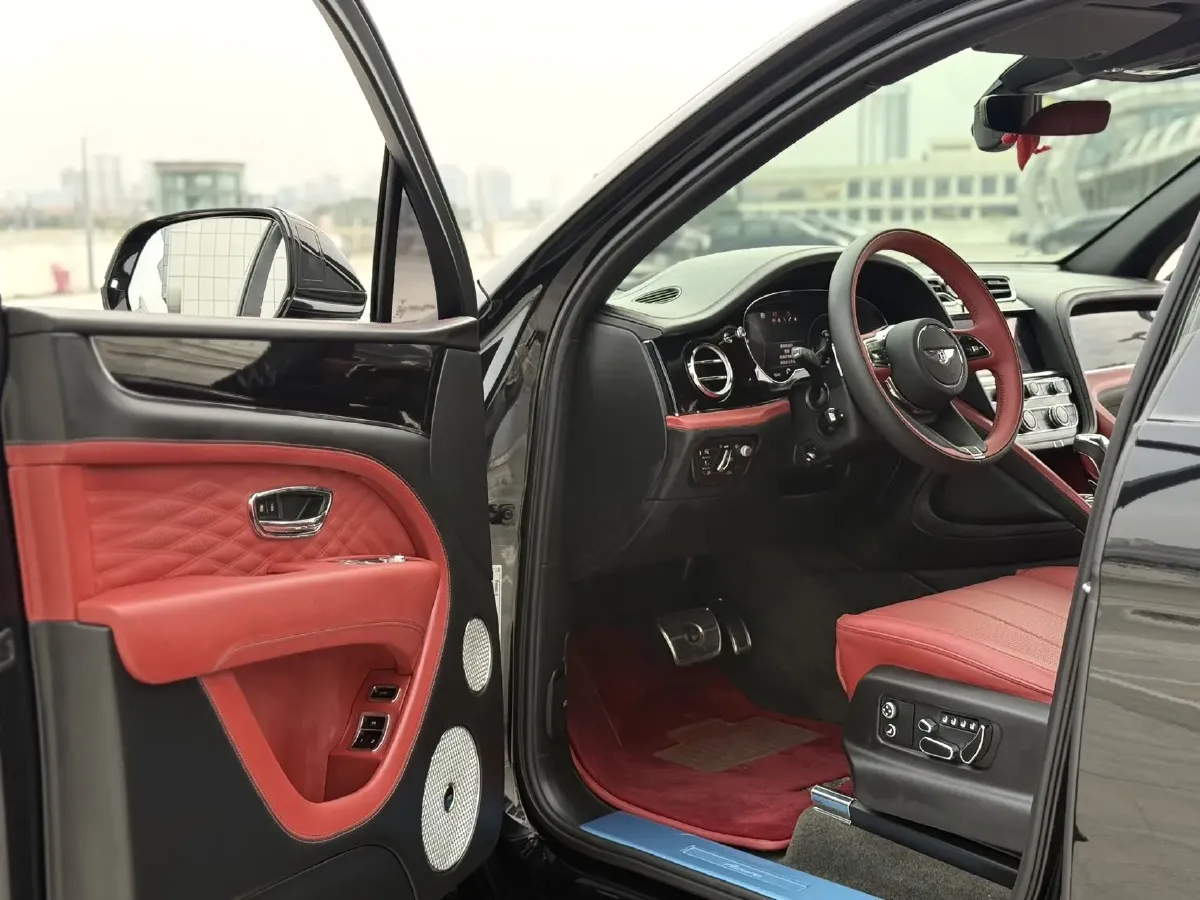 2024 Bentley Bentayga 4.0T 550HP V8 8AT,autocango,china used car exporter,china ev exporter,chinese used car exporter,chinese used ev exporter