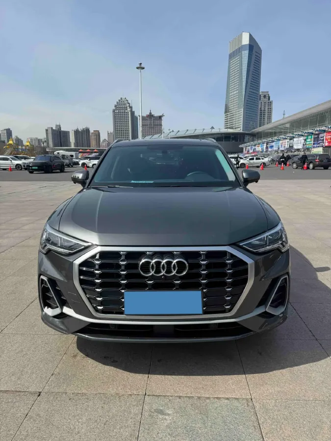 2022 Audi Q3 1.4T 150HP L4 7DCT,autocango,china used car exporter,china ev exporter,chinese used car exporter,chinese used ev exporter