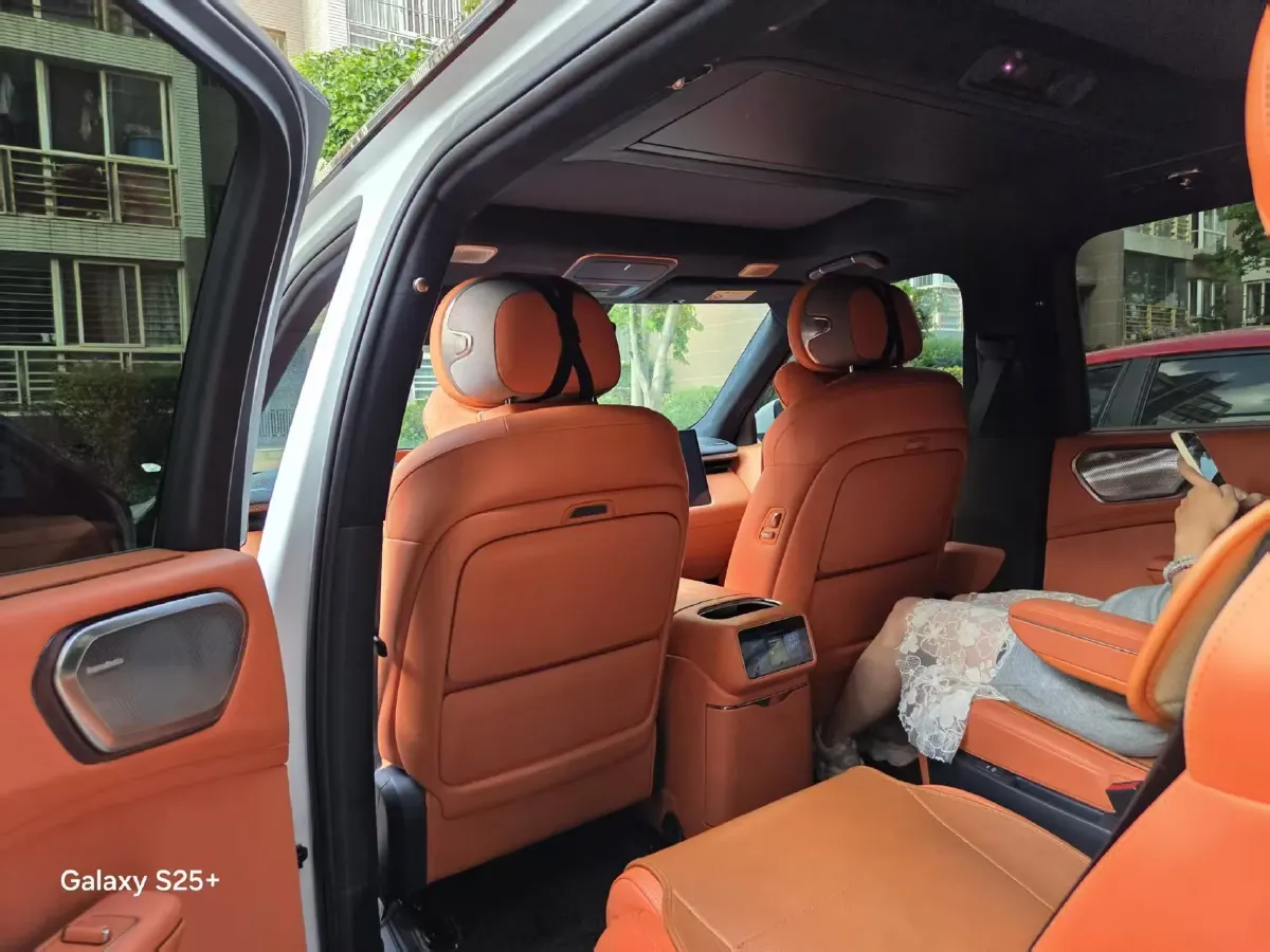 2025 LYNK&CO 900 1.5T 190HP L4 3DHT PHEV 43.3KWH,autocango,china used car exporter,china ev exporter,chinese used car exporter,chinese used ev exporter