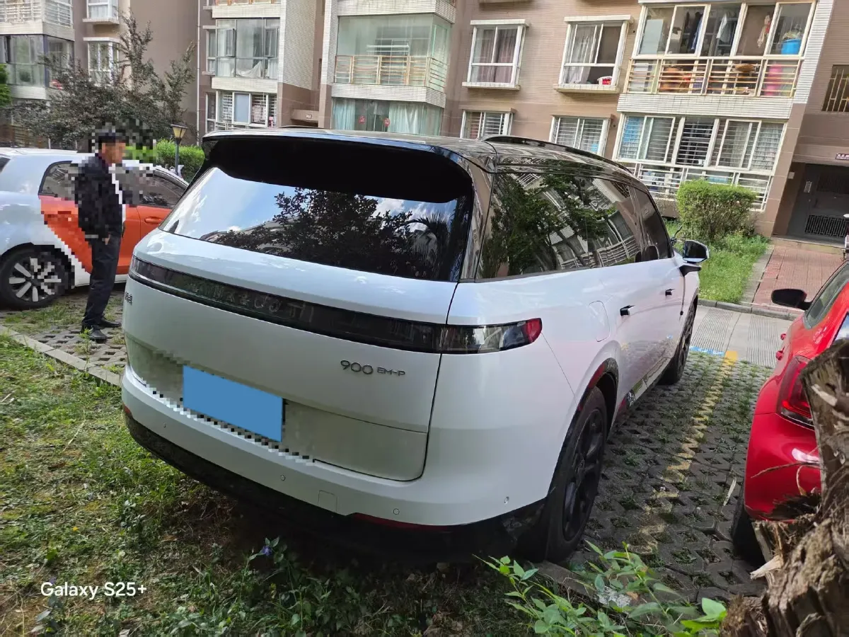2025 LYNK&CO 900 1.5T 190HP L4 3DHT PHEV 43.3KWH,autocango,china used car exporter,china ev exporter,chinese used car exporter,chinese used ev exporter
