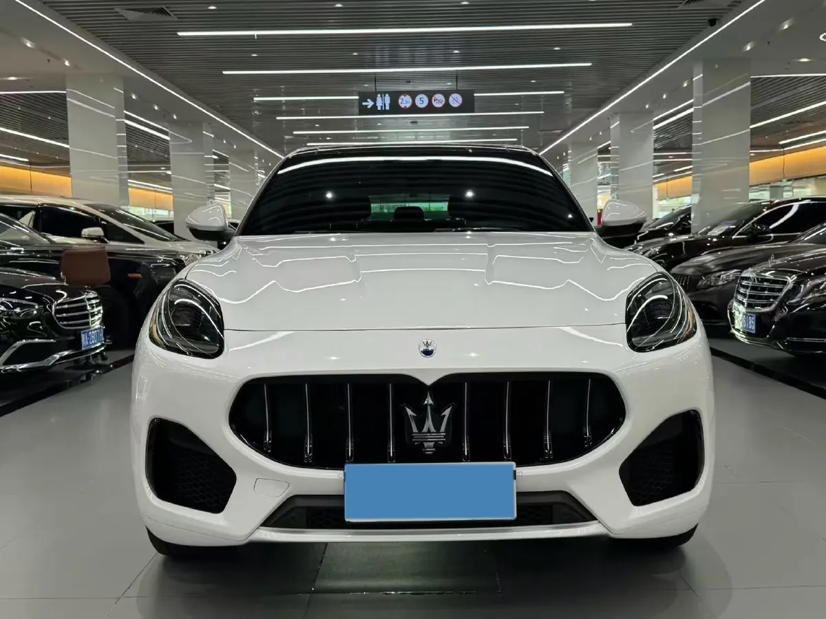 2023 Maserati Grecale 2.0T 300HP L4 8AT,autocango,china used car exporter,china ev exporter,chinese used car exporter,chinese used ev exporter