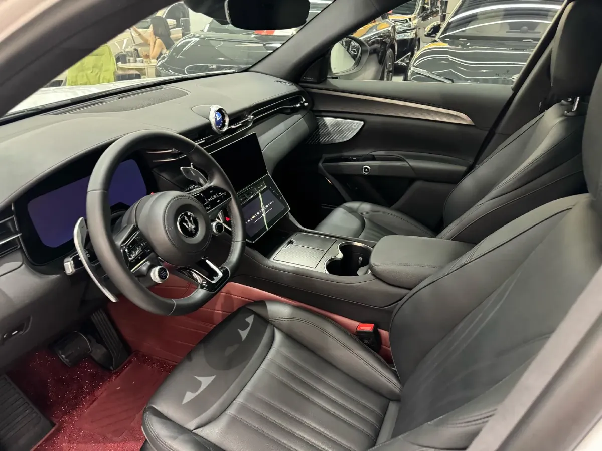 2023 Maserati Grecale 2.0T 300HP L4 8AT,autocango,china used car exporter,china ev exporter,chinese used car exporter,chinese used ev exporter