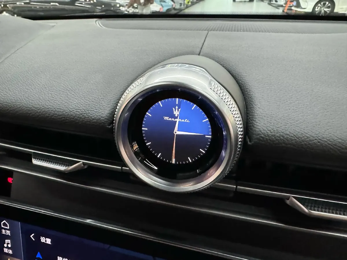 2023 Maserati Grecale 2.0T 300HP L4 8AT,autocango,china used car exporter,china ev exporter,chinese used car exporter,chinese used ev exporter