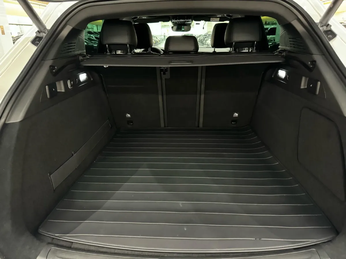 2023 Maserati Grecale 2.0T 300HP L4 8AT,autocango,china used car exporter,china ev exporter,chinese used car exporter,chinese used ev exporter