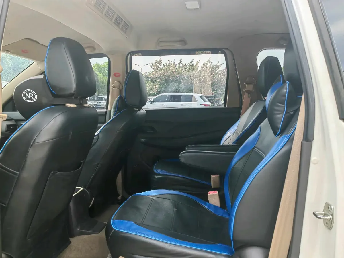 2018 WuLing HongGuang 1.5L 105HP L4 5MT,autocango,china used car exporter,china ev exporter,chinese used car exporter,chinese used ev exporter