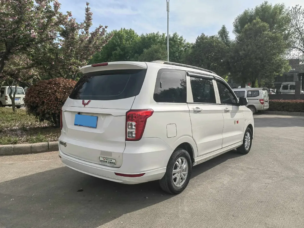 2018 WuLing HongGuang 1.5L 105HP L4 5MT,autocango,china used car exporter,china ev exporter,chinese used car exporter,chinese used ev exporter