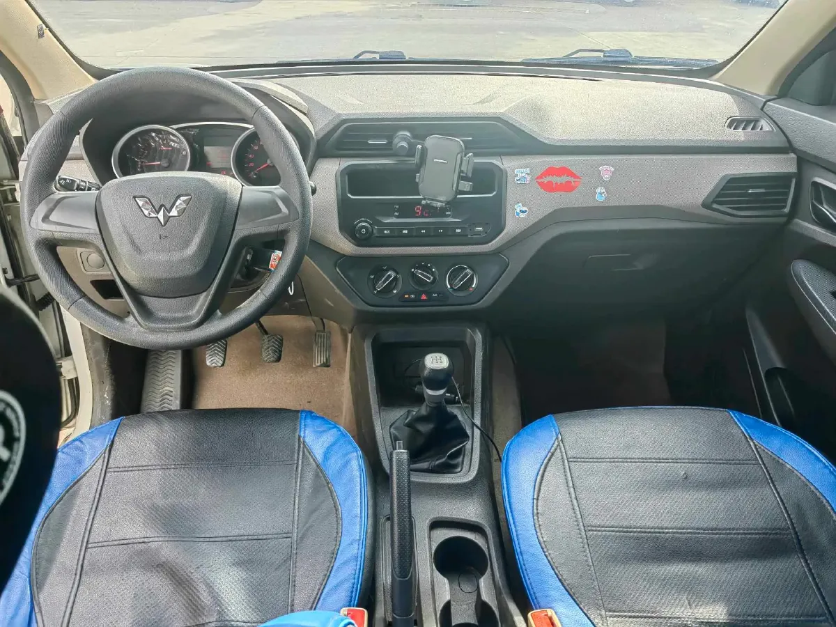 2018 WuLing HongGuang 1.5L 105HP L4 5MT,autocango,china used car exporter,china ev exporter,chinese used car exporter,chinese used ev exporter