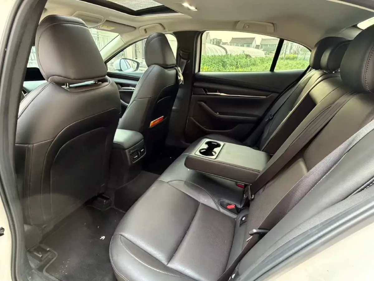 2022 Mazda 3 Axela 2.0L 158HP L4 6AT,autocango,china used car exporter,china ev exporter,chinese used car exporter,chinese used ev exporter