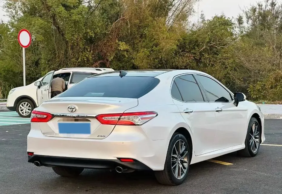 2021 Toyota Camry 2.5L 209HP L4 8AT,autocango,china used car exporter,china ev exporter,chinese used car exporter,chinese used ev exporter