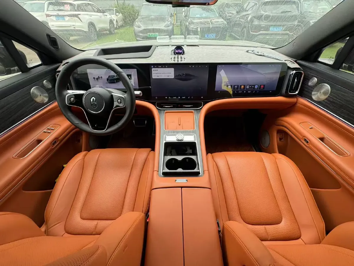 2025 AITO AITO M9 REEV 160HP REEV 52KWH,autocango,china used car exporter,china ev exporter,chinese used car exporter,chinese used ev exporter