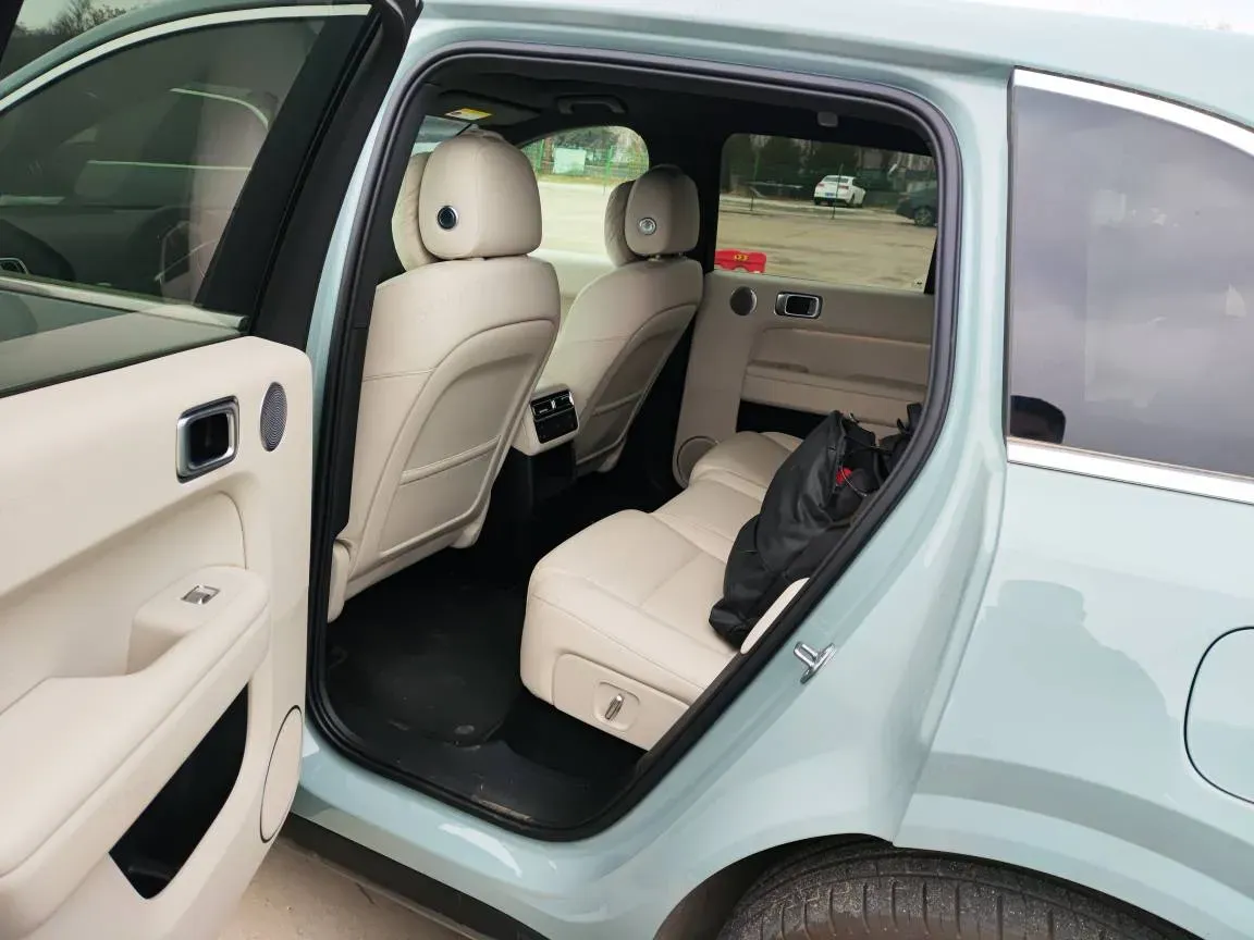 2025 Li L6 Range Extended 154HP L4 REEV,autocango,china used car exporter,china ev exporter,chinese used car exporter,chinese used ev exporter