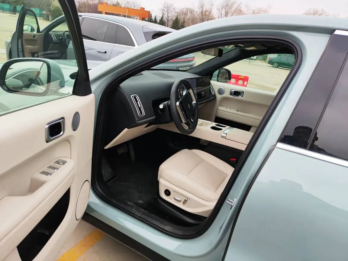 2025 Li L6 Range Extended 154HP L4 REEV,autocango,china used car exporter,china ev exporter,chinese used car exporter,chinese used ev exporter