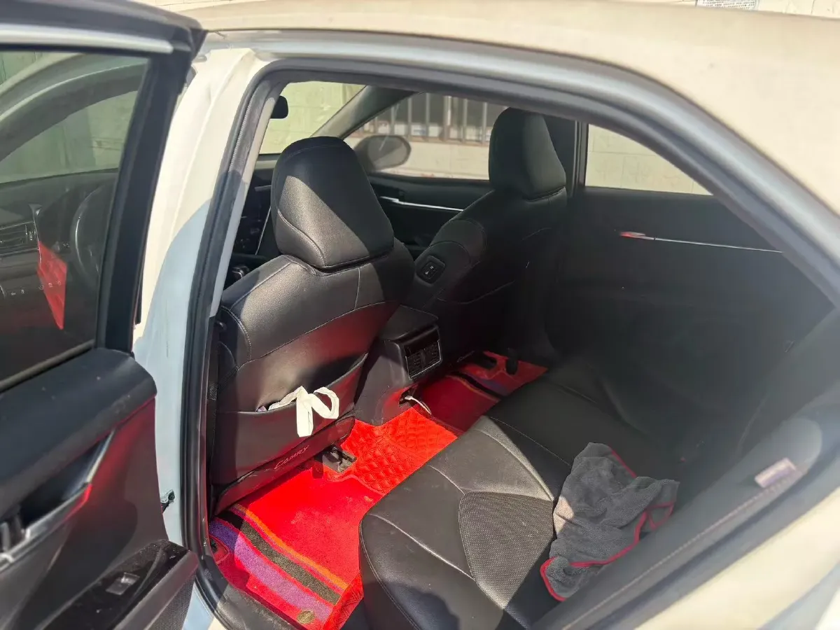 2021 Toyota Camry 2.5L 209HP L4 8AT,autocango,china used car exporter,china ev exporter,chinese used car exporter,chinese used ev exporter