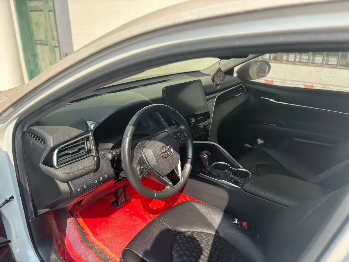 2021 Toyota Camry 2.5L 209HP L4 8AT,autocango,china used car exporter,china ev exporter,chinese used car exporter,chinese used ev exporter