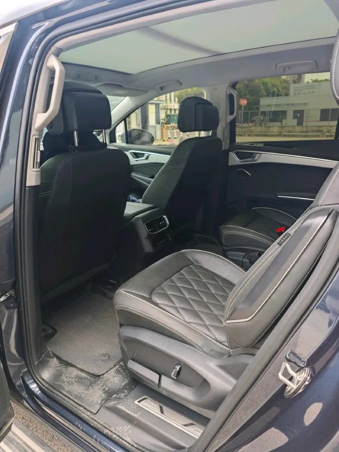 2022 Volkswagen Talagon 2.5T 299HP V6 7DCT,autocango,china used car exporter,china ev exporter,chinese used car exporter,chinese used ev exporter