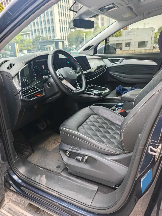 2022 Volkswagen Talagon 2.5T 299HP V6 7DCT,autocango,china used car exporter,china ev exporter,chinese used car exporter,chinese used ev exporter