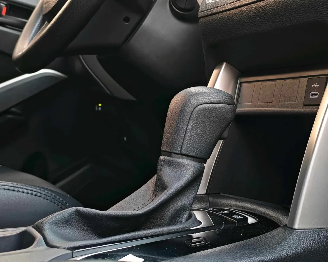 2024 Toyota Corolla Cross 2.0L 152HP L4 E-CVT Hybrid,autocango,china used car exporter,china ev exporter,chinese used car exporter,chinese used ev exporter