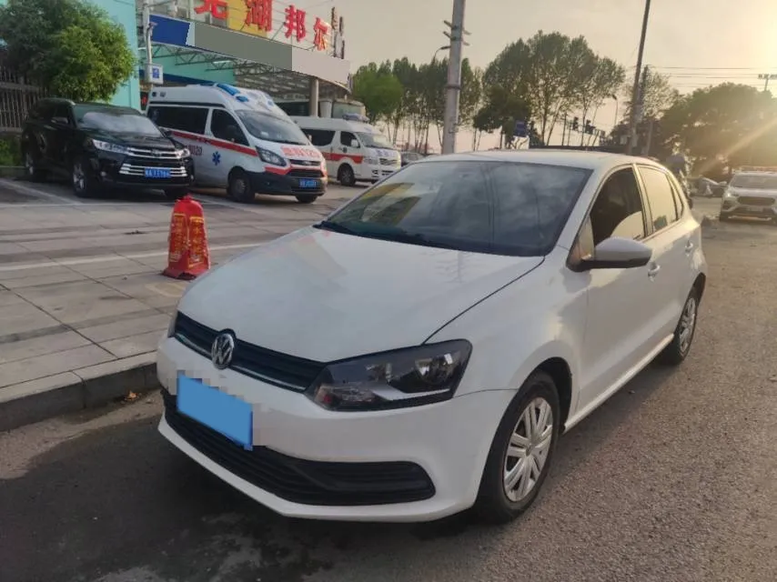 2016 Volkswagen Polo 1.4L 90HP L4 6AT