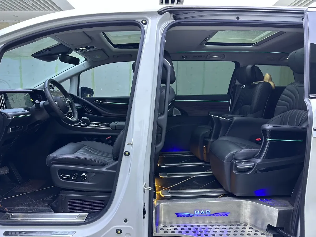 2024 GAC Trumpchi M8 2.0T 252HP L4 8AT,autocango,china used car exporter,china ev exporter,chinese used car exporter,chinese used ev exporter