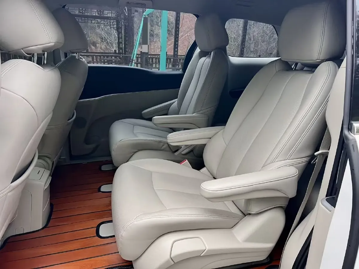 2023 Buick GL8 2.0T 237HP L4 9AT,autocango,china used car exporter,china ev exporter,chinese used car exporter,chinese used ev exporter