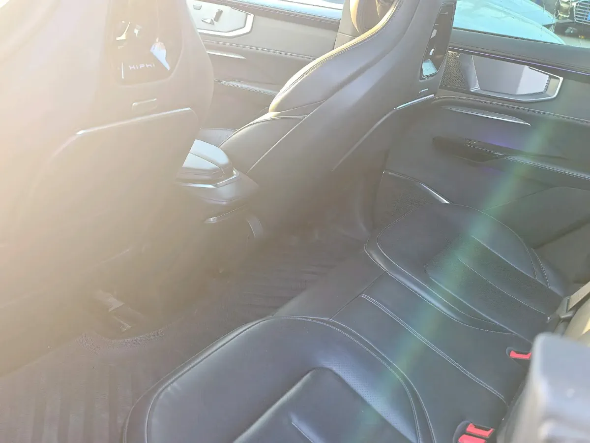 2023 HiPhi Y BEV 76.6KWH,autocango,china used car exporter,china ev exporter,chinese used car exporter,chinese used ev exporter