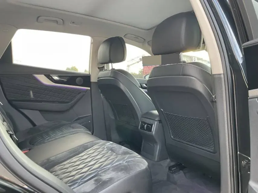 2019 HongQi HS5 2.0T 224HP L4 6AT,autocango,china used car exporter,china ev exporter,chinese used car exporter,chinese used ev exporter