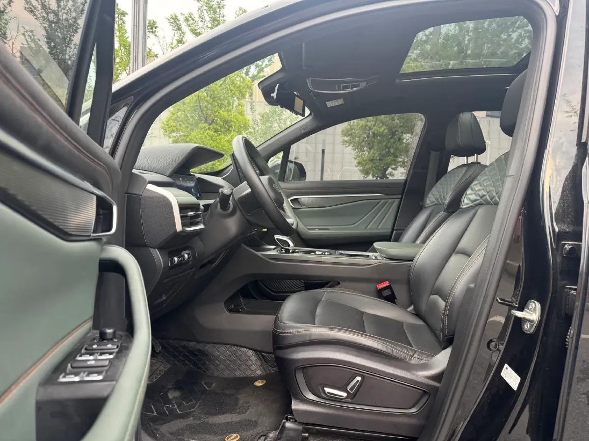 2023 Geely Okavango L 2.0T 218HP L4 7DCT,autocango,china used car exporter,china ev exporter,chinese used car exporter,chinese used ev exporter