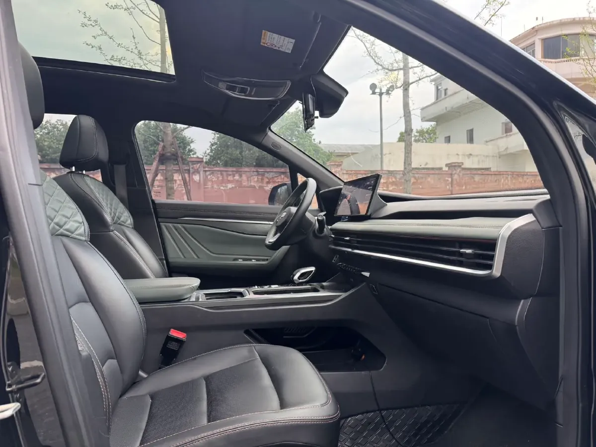 2023 Geely Okavango L 2.0T 218HP L4 7DCT,autocango,china used car exporter,china ev exporter,chinese used car exporter,chinese used ev exporter