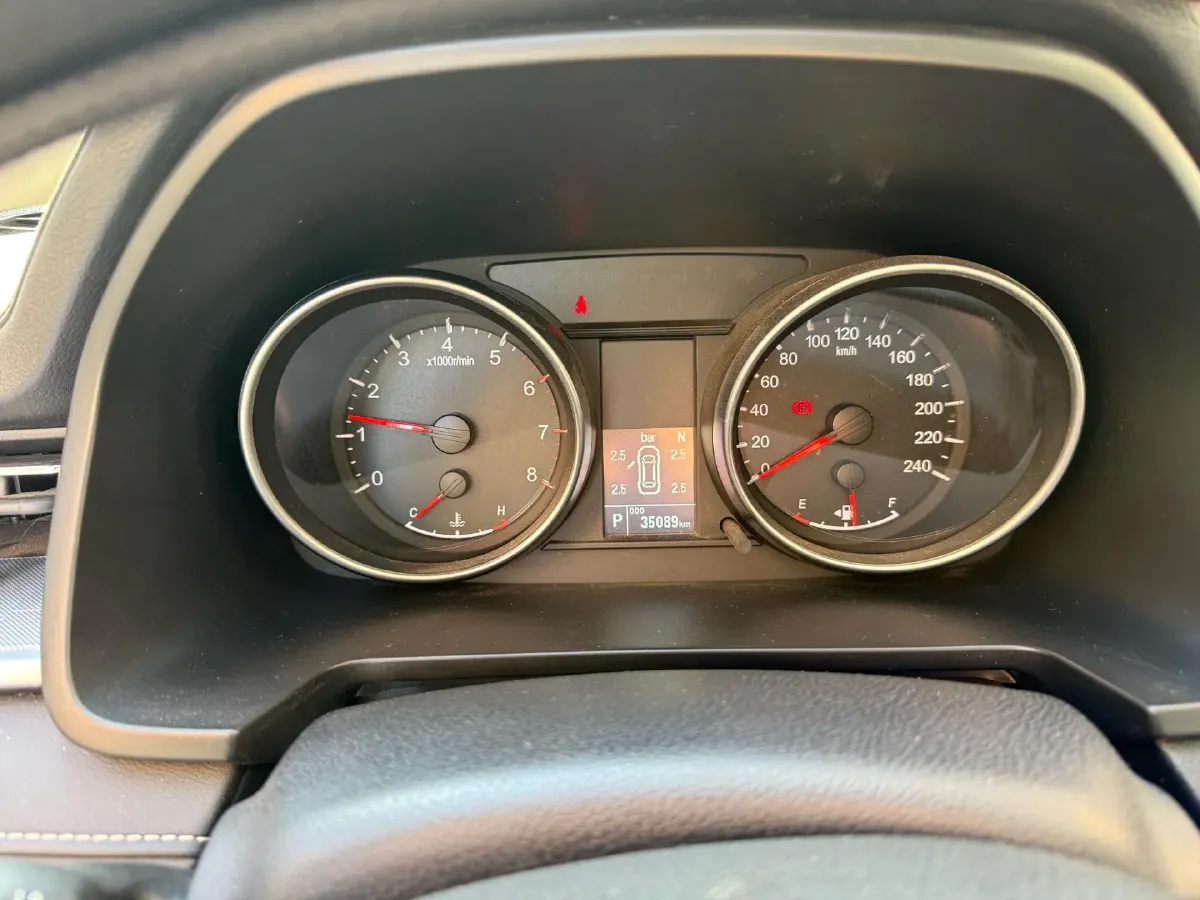 2023 Haval M6 1.5T 150HP L4 7DCT,autocango,china used car exporter,china ev exporter,chinese used car exporter,chinese used ev exporter