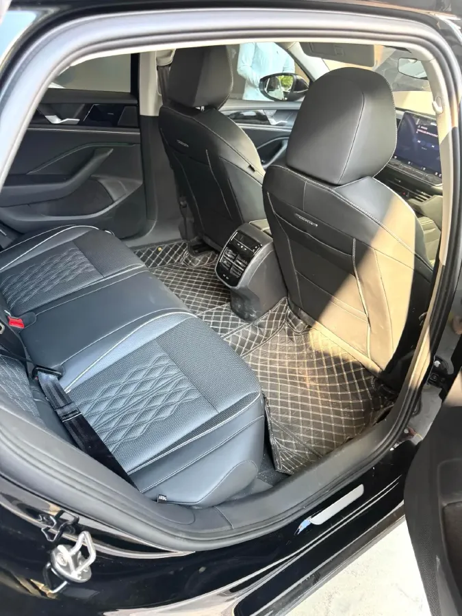 2024 Volkswagen Magotan 2.0T 220HP L4 7DCT,autocango,china used car exporter,china ev exporter,chinese used car exporter,chinese used ev exporter