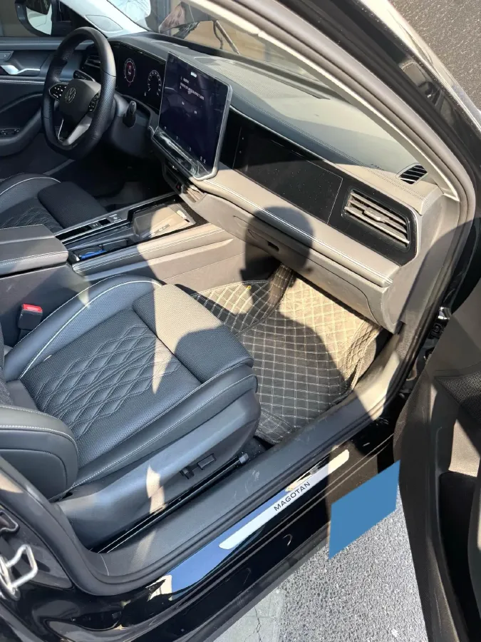 2024 Volkswagen Magotan 2.0T 220HP L4 7DCT,autocango,china used car exporter,china ev exporter,chinese used car exporter,chinese used ev exporter