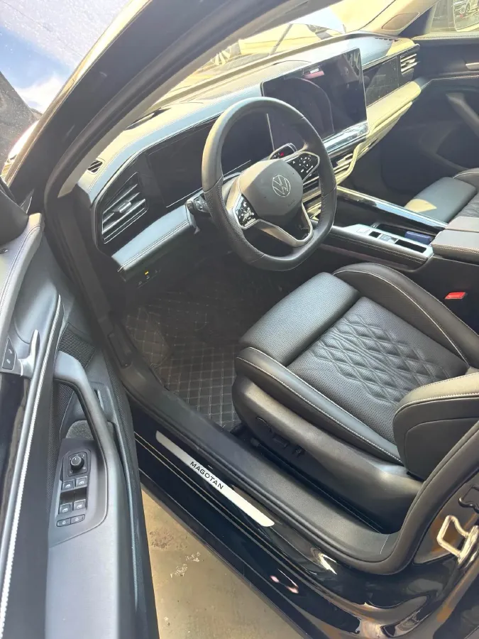 2024 Volkswagen Magotan 2.0T 220HP L4 7DCT,autocango,china used car exporter,china ev exporter,chinese used car exporter,chinese used ev exporter