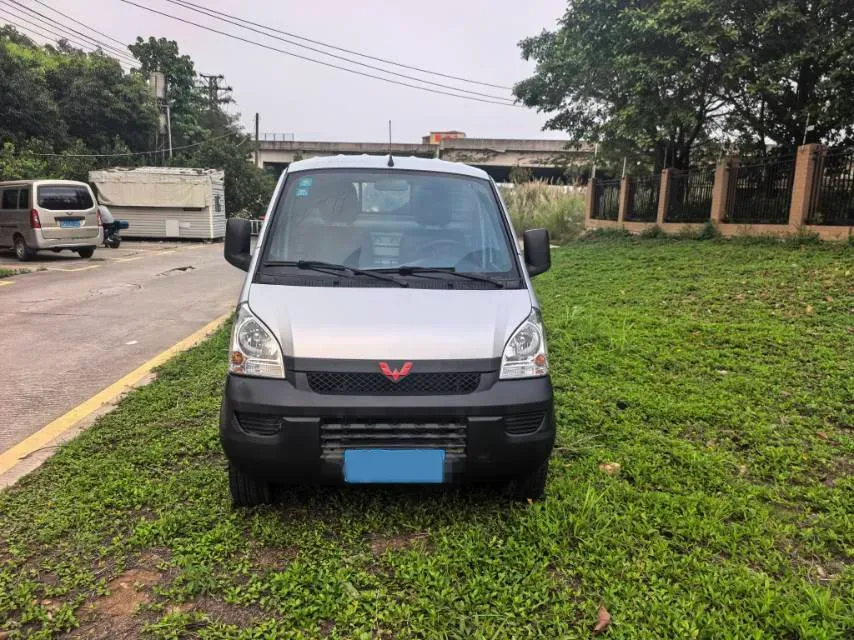 2020 WuLing RongGuang Mini Truck 1.5L 99HP L4 5MT,autocango,china used car exporter,china ev exporter,chinese used car exporter,chinese used ev exporter