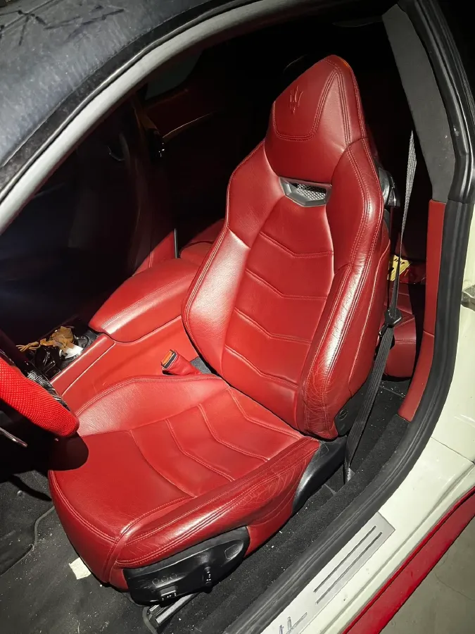 2013 Maserati GranTurismo 4.7L 460HP V8 6AT,autocango,china used car exporter,china ev exporter,chinese used car exporter,chinese used ev exporter