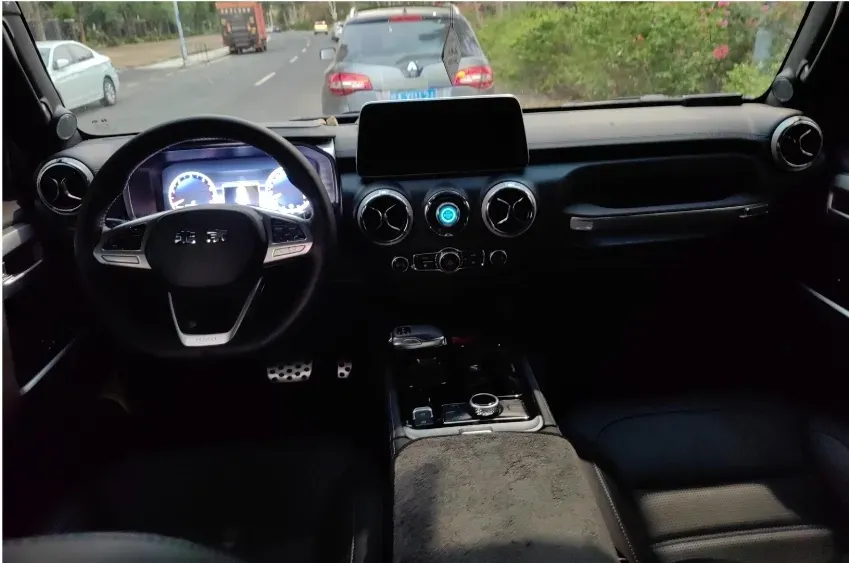 2024 Beijing BJ40 2.0T 163HP L4 8AT,autocango,china used car exporter,china ev exporter,chinese used car exporter,chinese used ev exporter