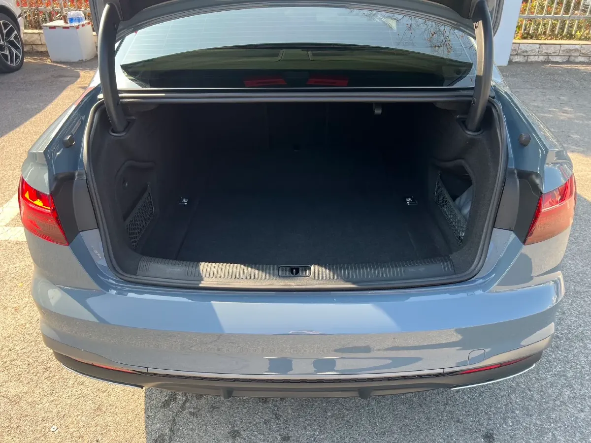 2022 Audi A4L 2.0T 190HP L4 7DCT,autocango,china used car exporter,china ev exporter,chinese used car exporter,chinese used ev exporter