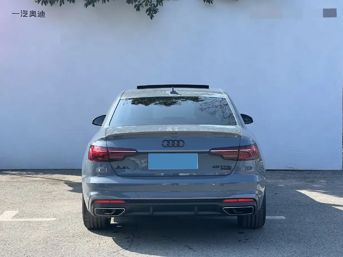 2022 Audi A4L 2.0T 190HP L4 7DCT,autocango,china used car exporter,china ev exporter,chinese used car exporter,chinese used ev exporter