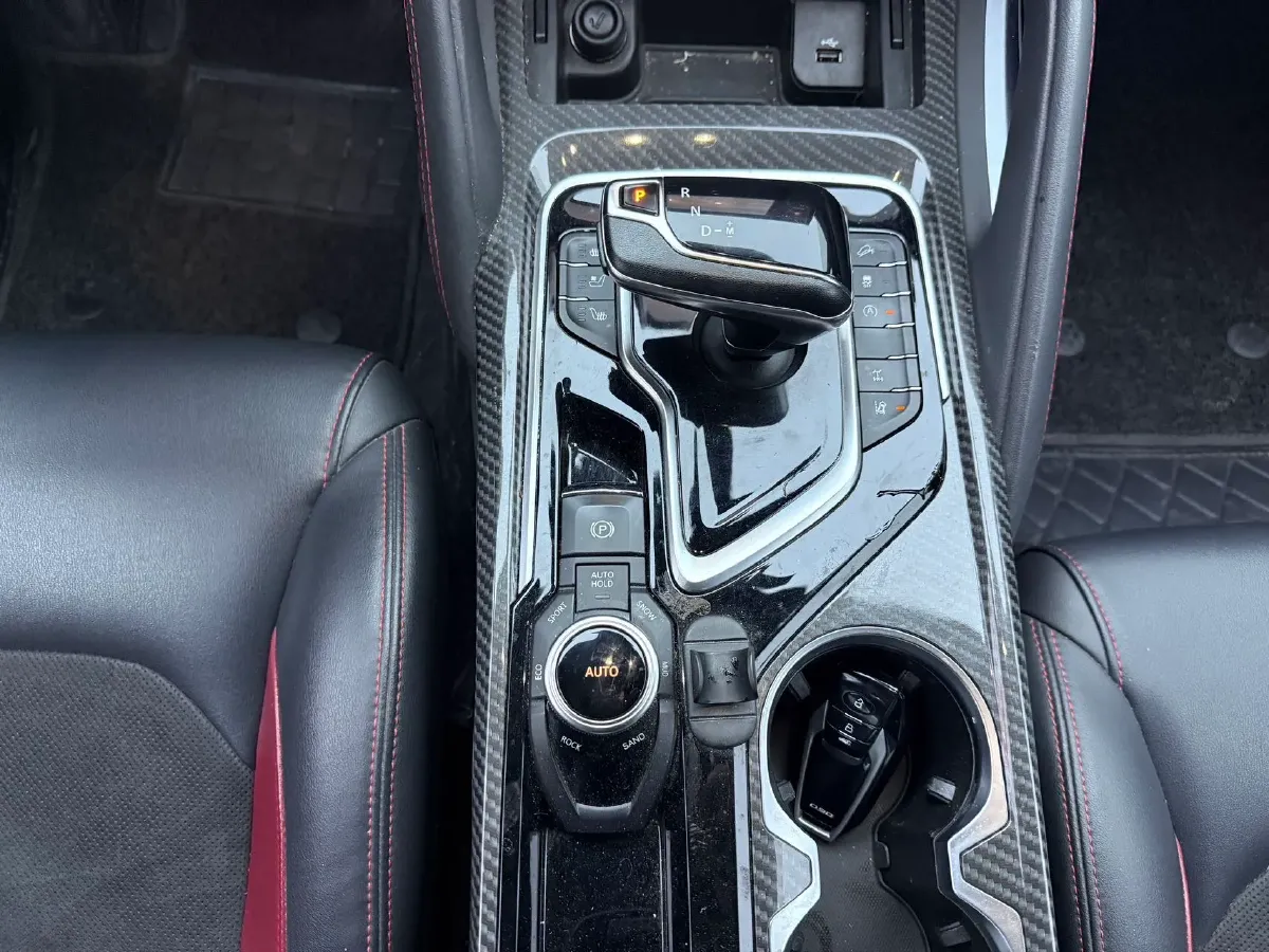 2020 MAXUS D90 Pro 2.0T 218HP L4 8AT,autocango,china used car exporter,china ev exporter,chinese used car exporter,chinese used ev exporter