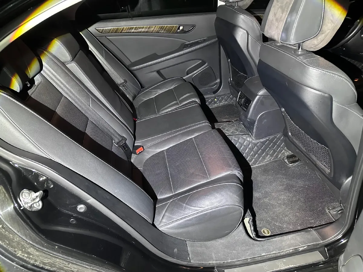 2019 HongQi H7 2.0T 204HP L4 6AT,autocango,china used car exporter,china ev exporter,chinese used car exporter,chinese used ev exporter